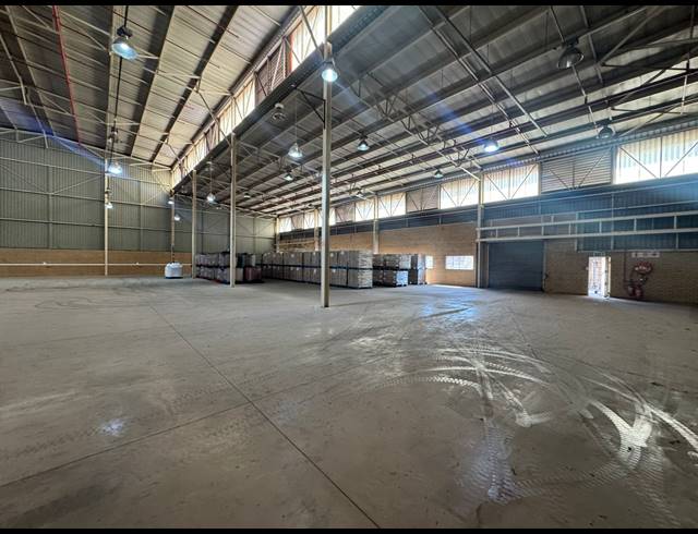 1,780M² WAREHOUSE TO LET IN HERMANSTAD